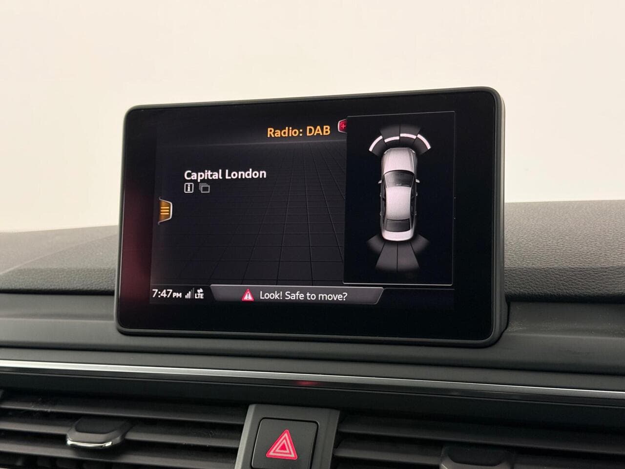 Audi A4 thumbnail Infotainment System