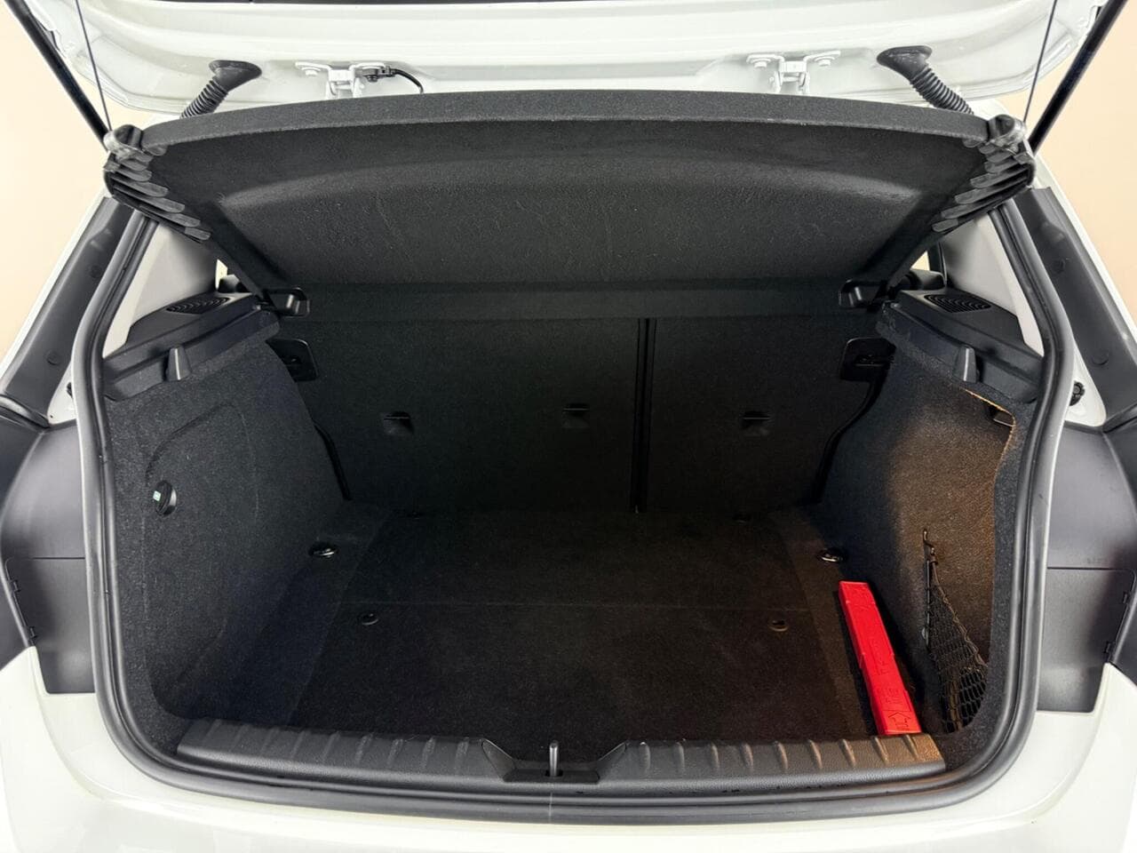 BMW 1 Series thumbnail Boot