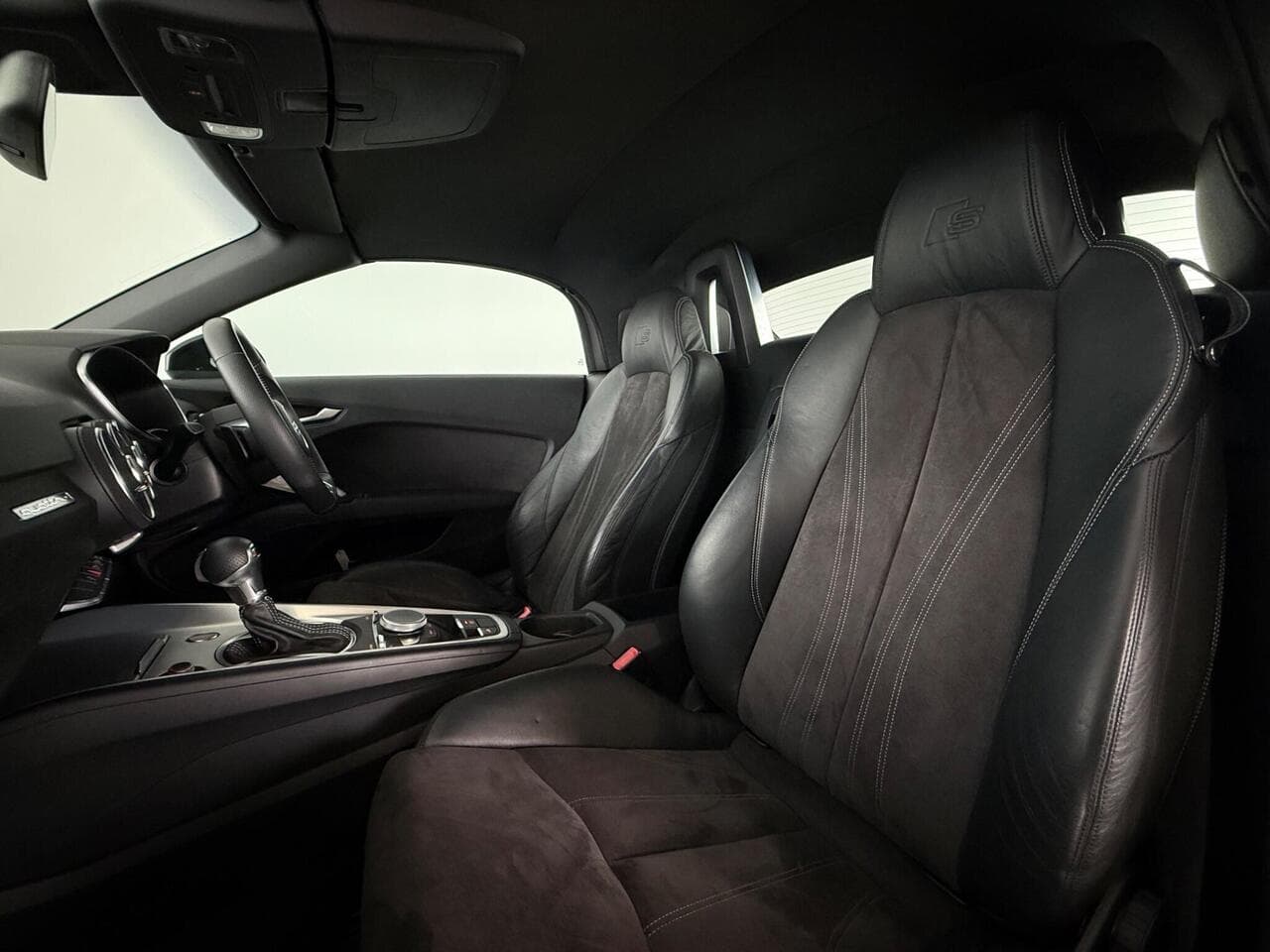 Audi TT thumbnail Seat Front Passenger
