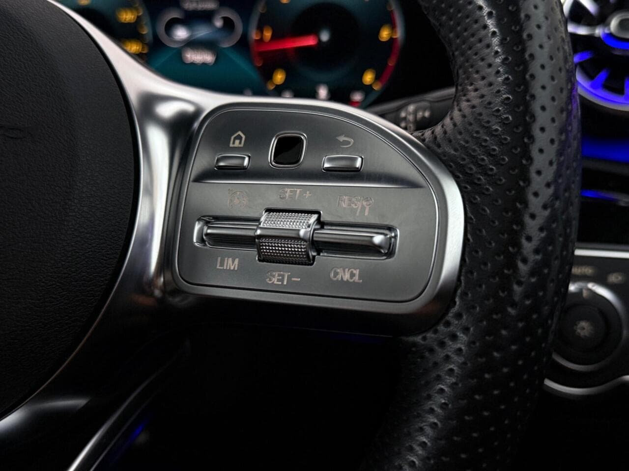Mercedes-Benz A Class thumbnail Misc Controls