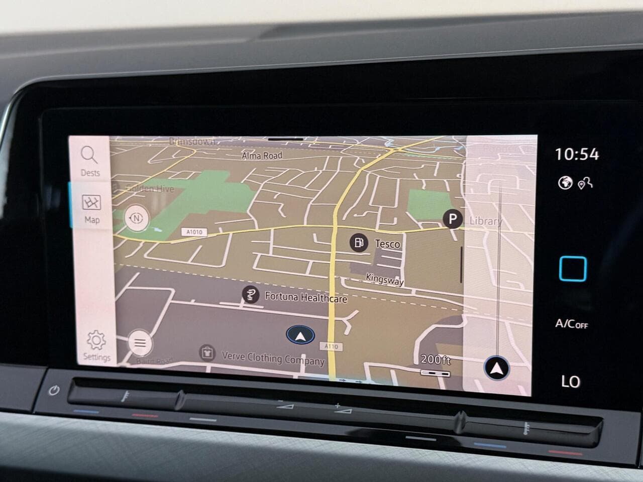Volkswagen Golf thumbnail Infotainment System