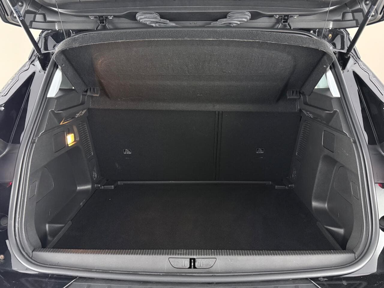 Vauxhall Grandland thumbnail Boot