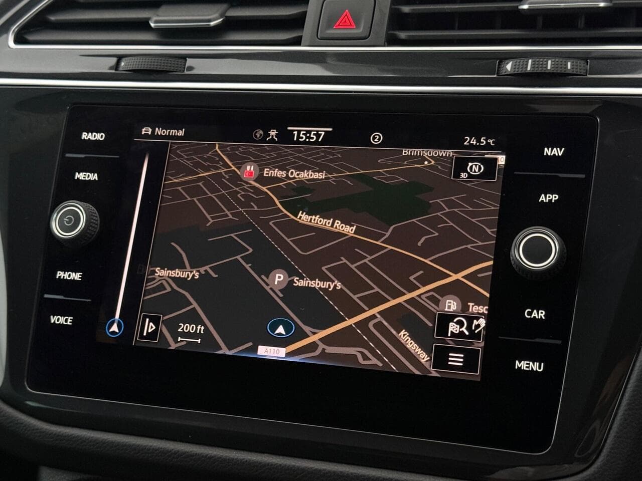 Volkswagen Tiguan thumbnail Infotainment System