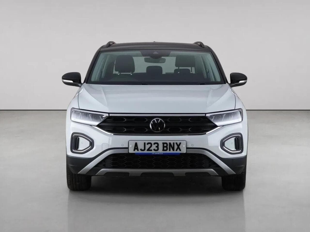 Volkswagen T-Roc thumbnail Front