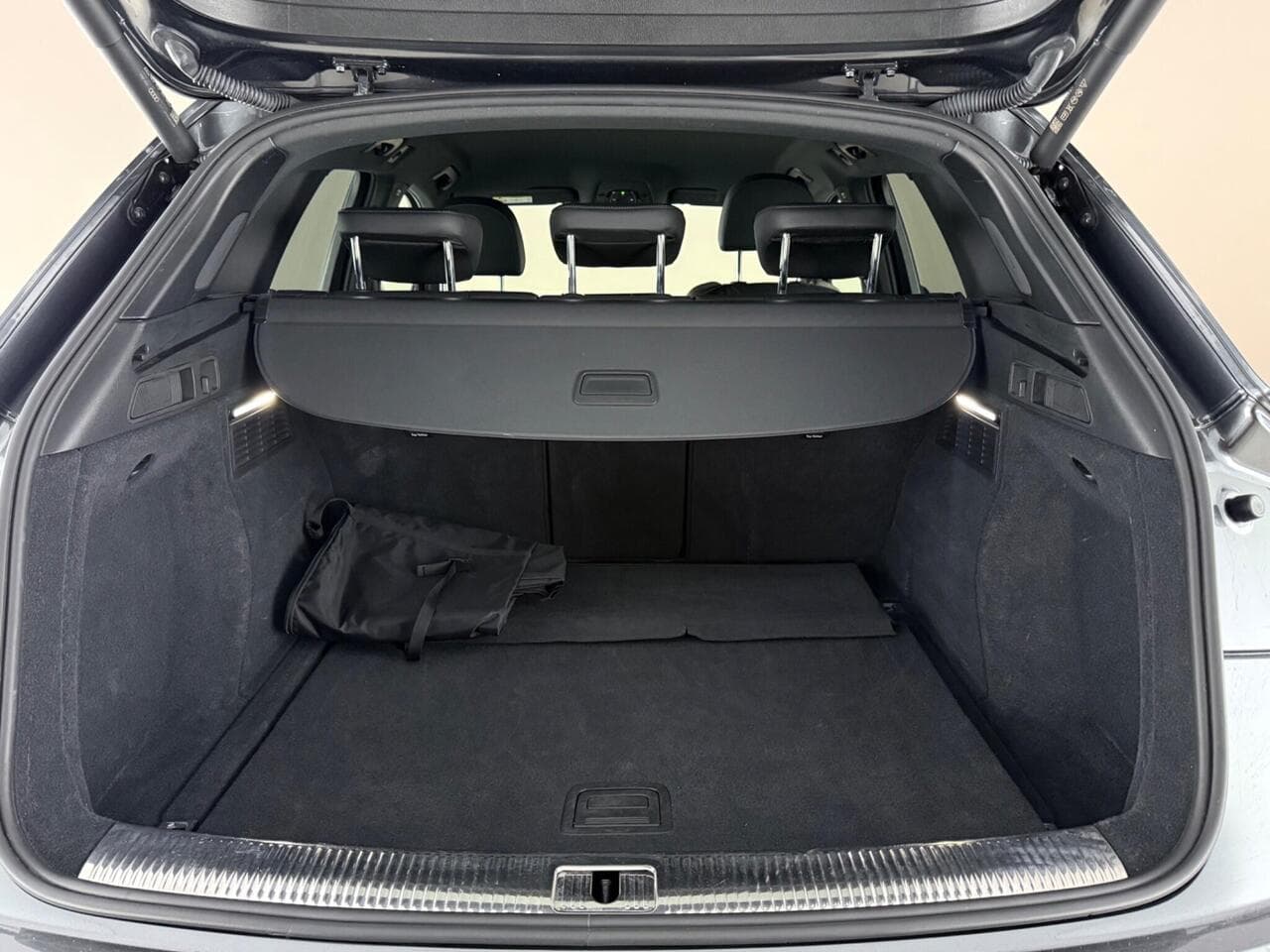 Audi Q5 thumbnail Boot