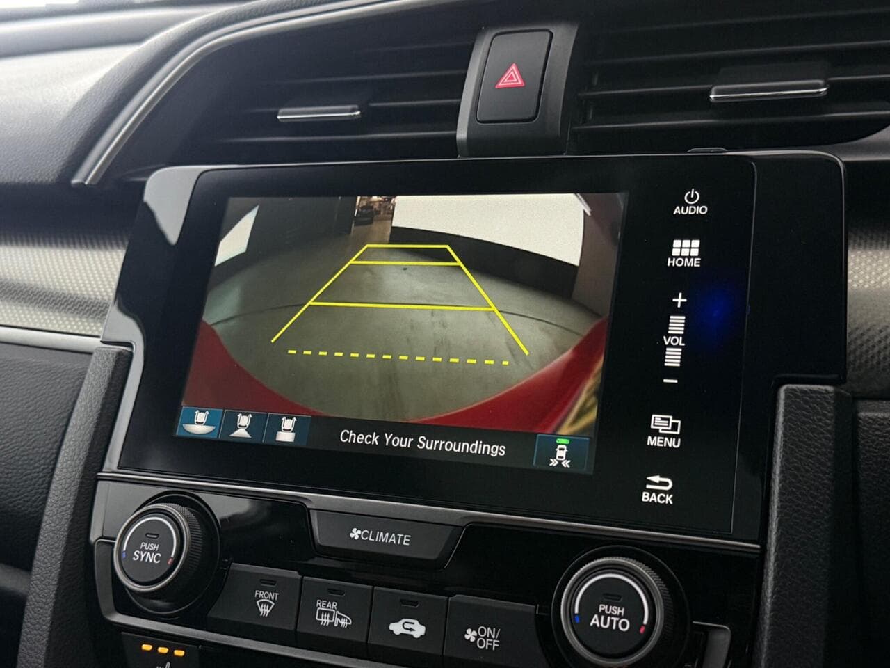 Honda Civic thumbnail Infotainment System