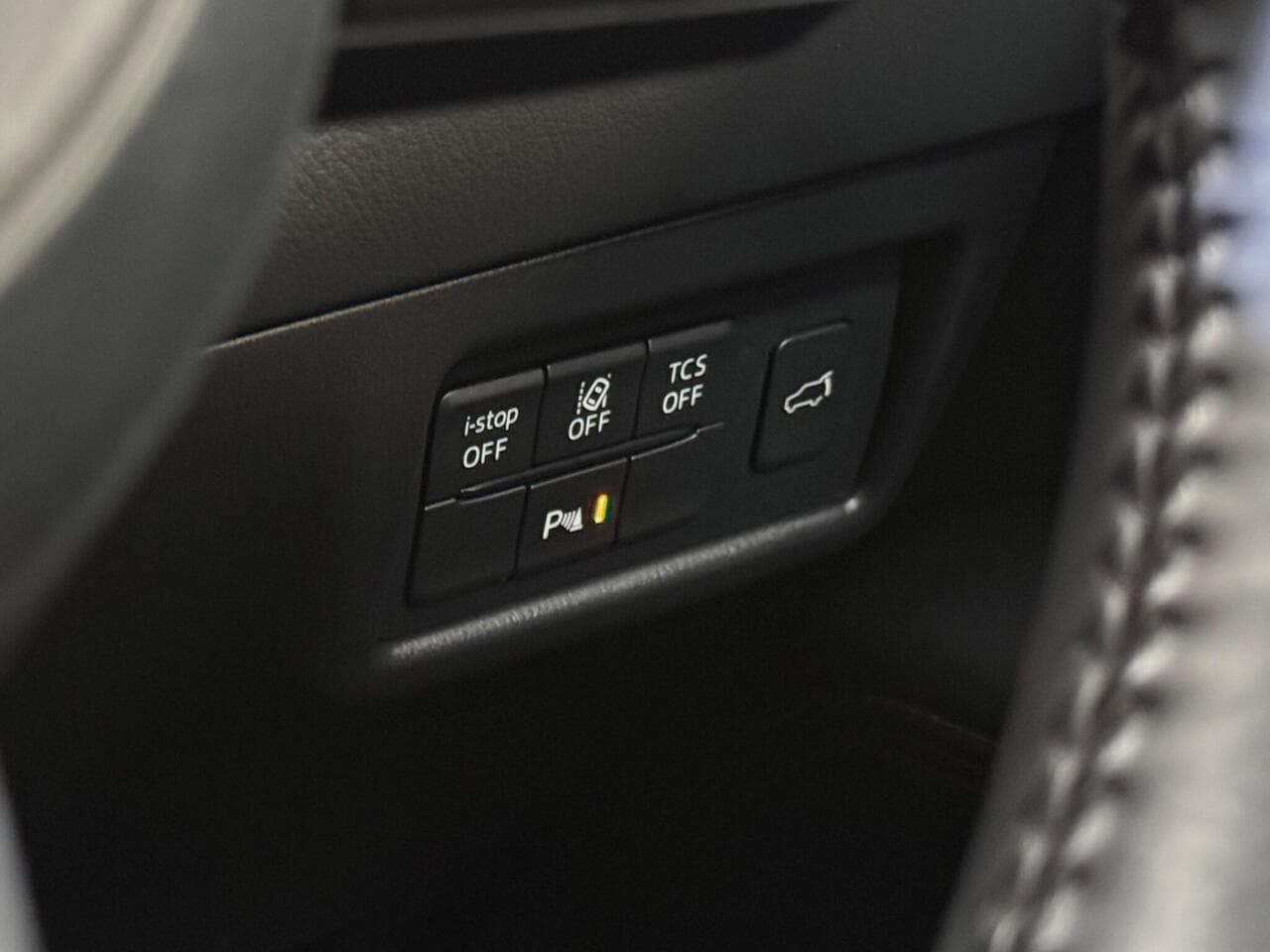 Mazda CX-5 thumbnail Misc Controls