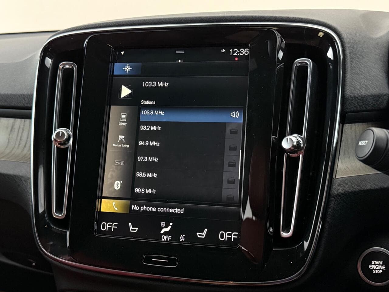 Volvo XC40 thumbnail Infotainment System