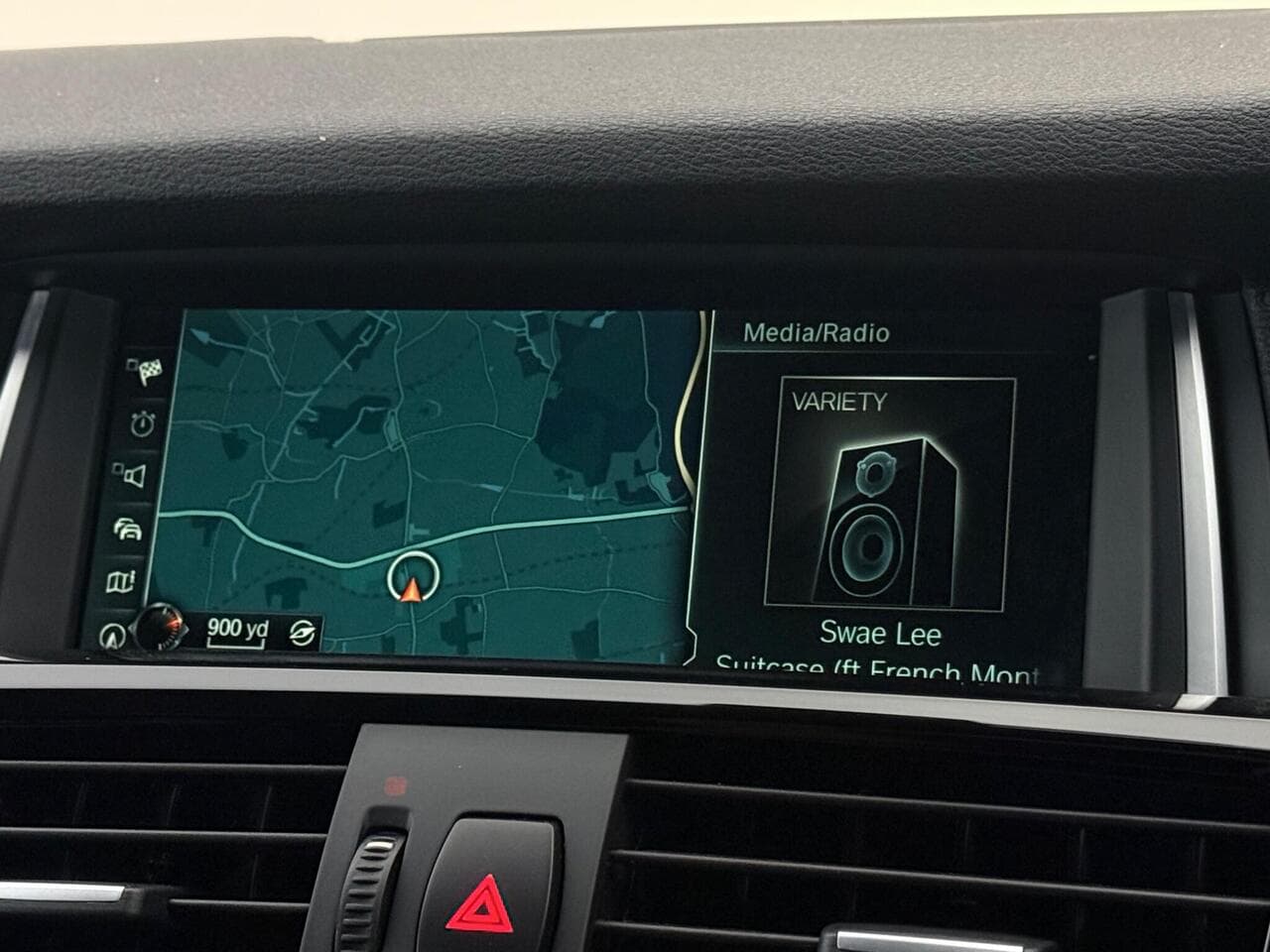 BMW X4 thumbnail Infotainment System