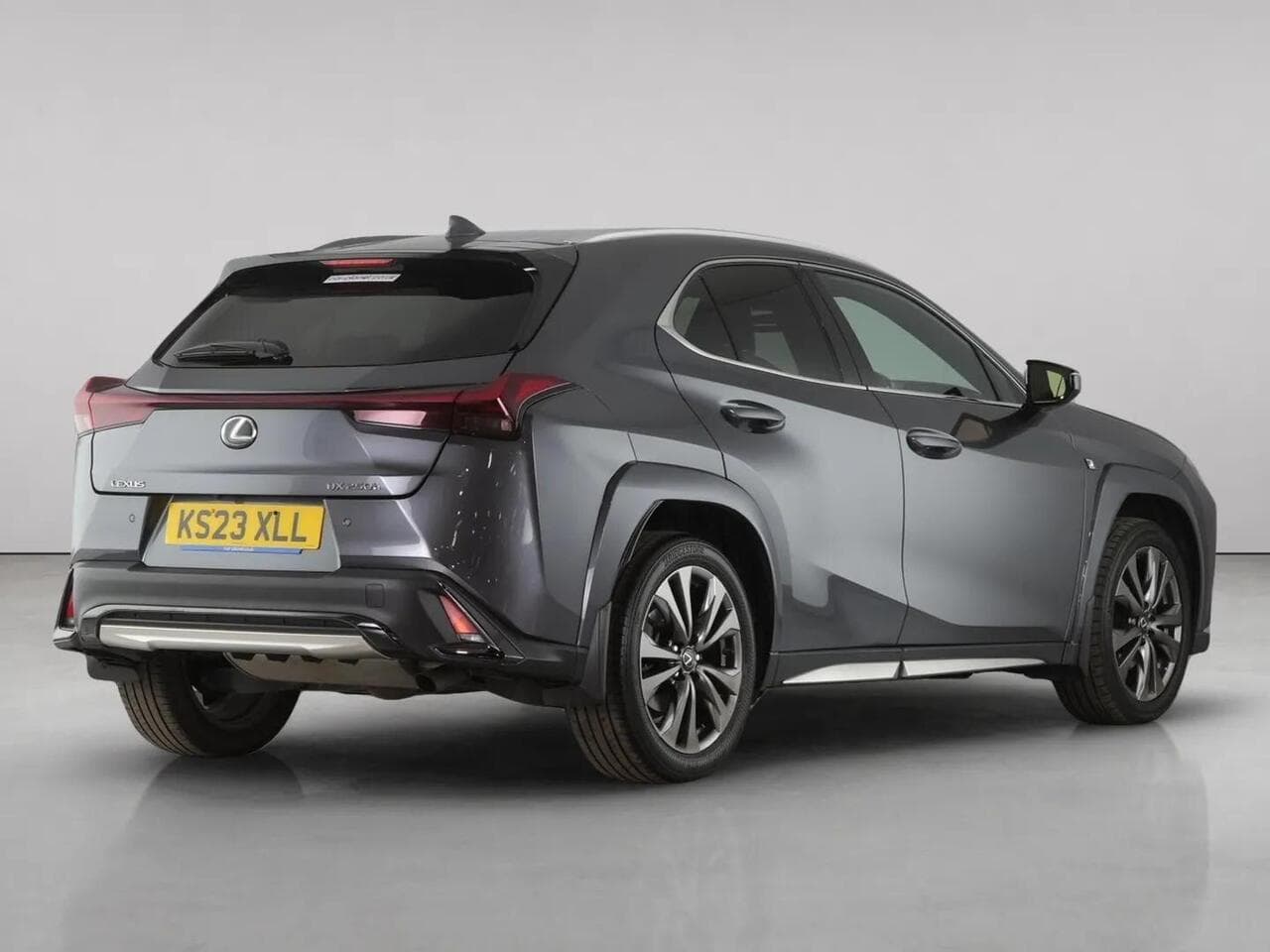 Lexus UX thumbnail Rear Right