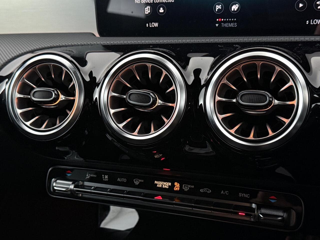 Mercedes-Benz CLA thumbnail Interior Front