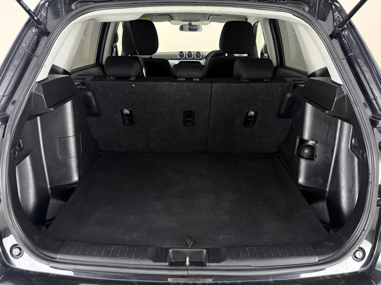 Suzuki Vitara thumbnail Boot