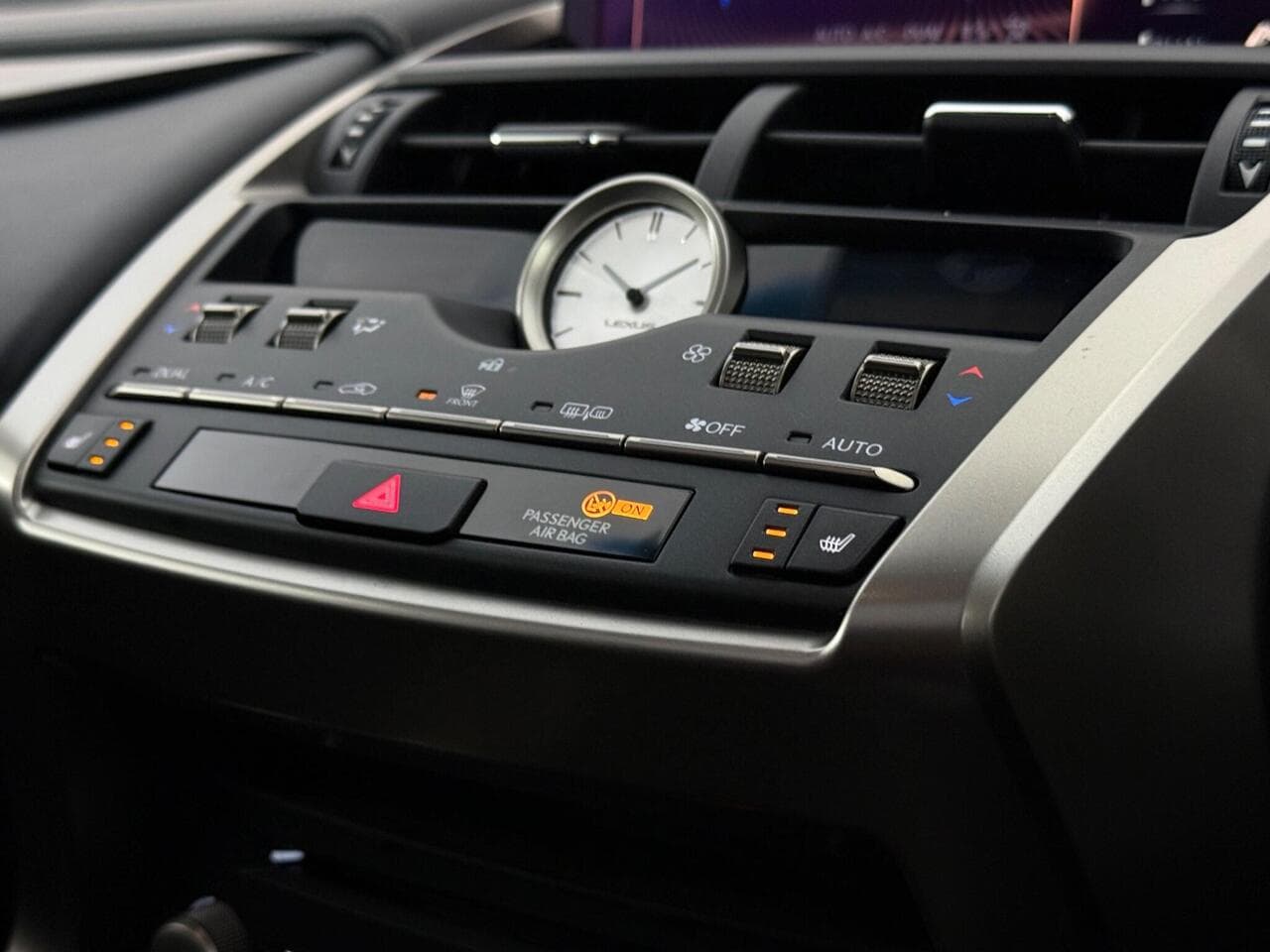 Lexus NX thumbnail Interior Front
