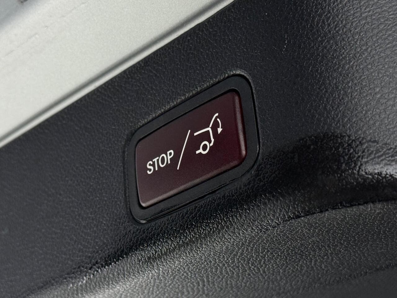 Mercedes-Benz GLE thumbnail Misc Controls