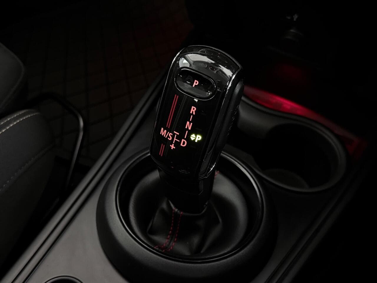 MINI Countryman thumbnail Interior Front