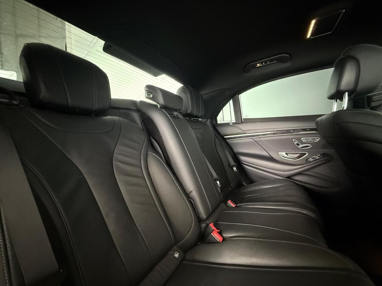 Mercedes-Benz S Class thumbnail Seats Rear