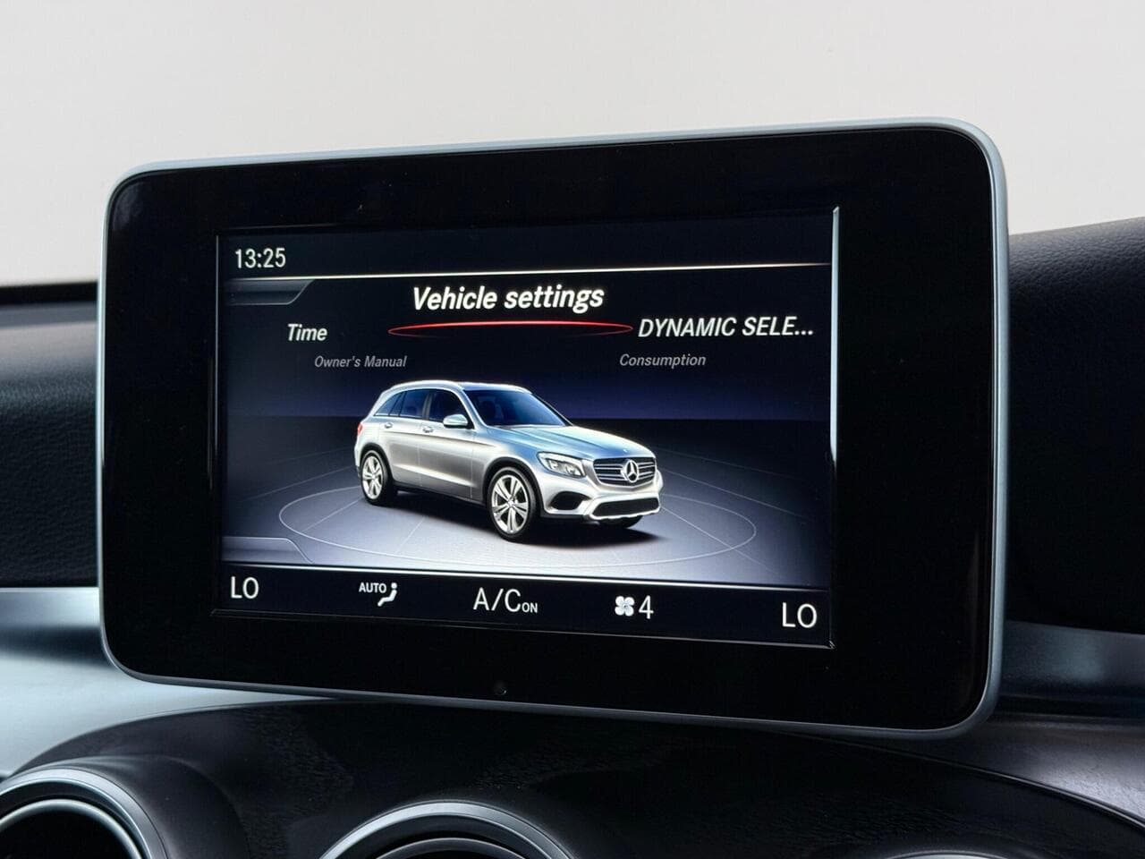 Mercedes-Benz GLC thumbnail Infotainment System