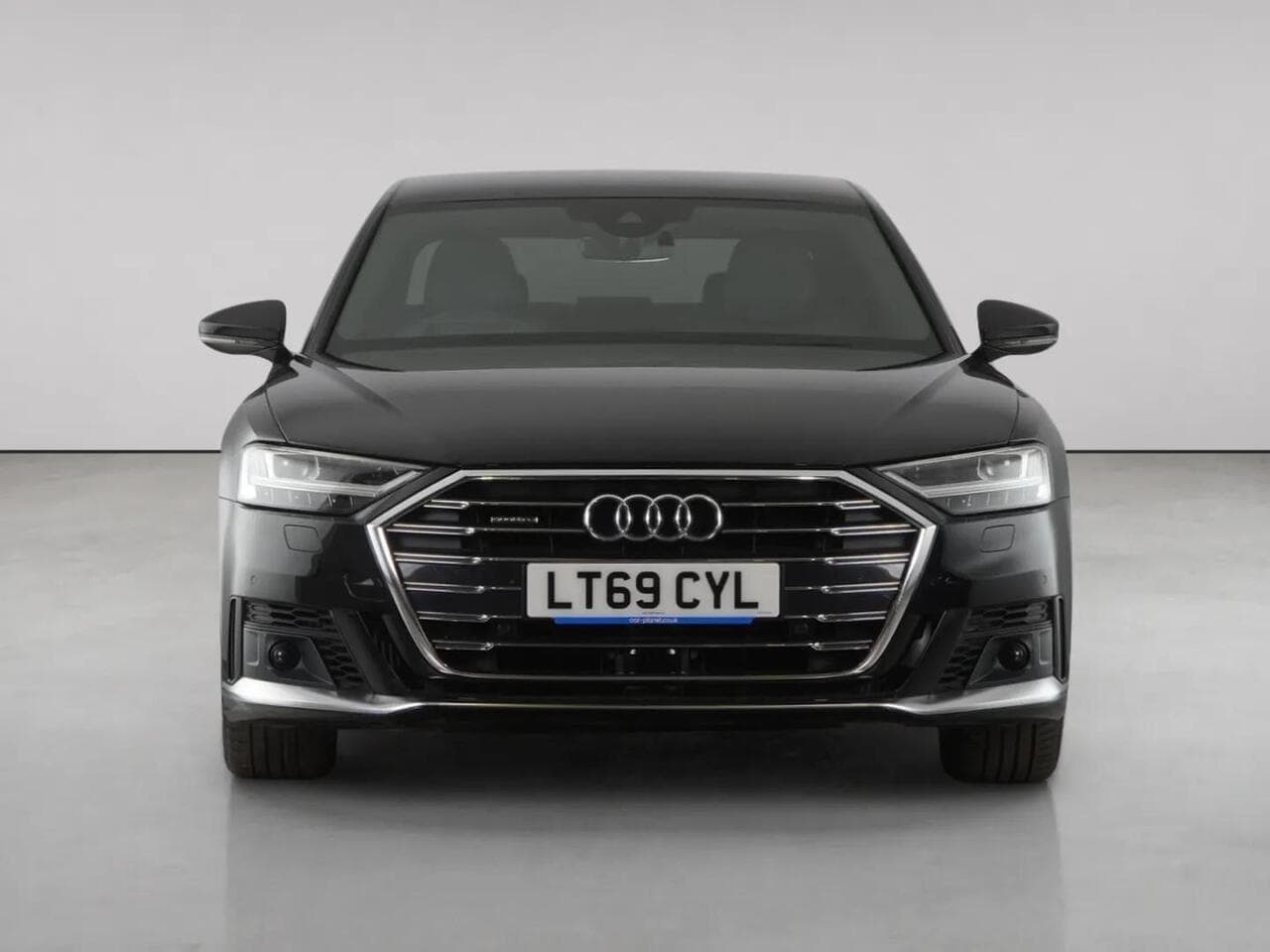 Audi A8 thumbnail Front