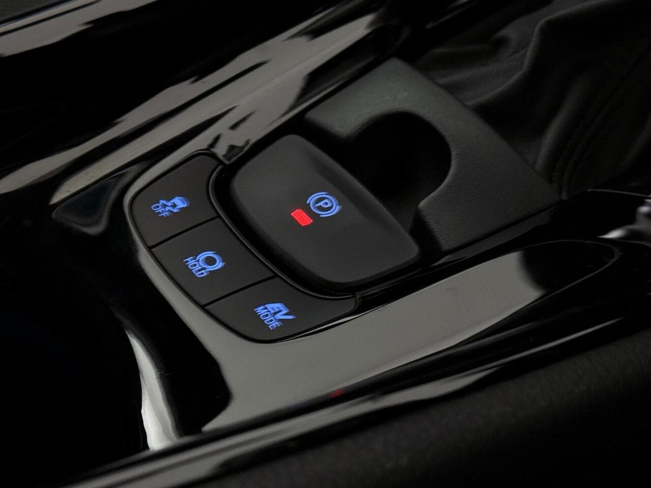Toyota C-HR thumbnail Misc Controls