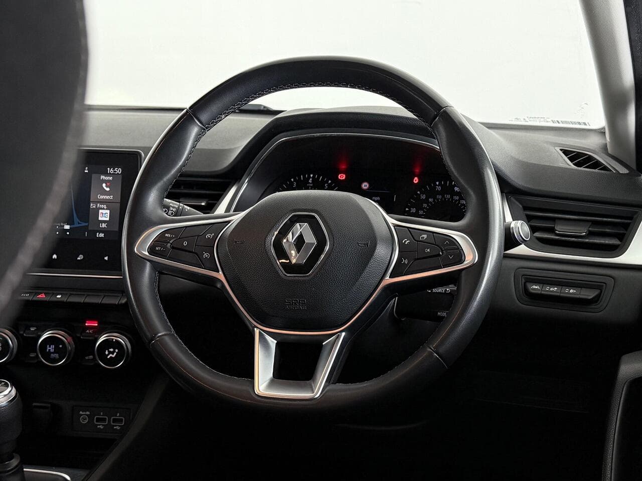 Renault Captur thumbnail Steering Wheel