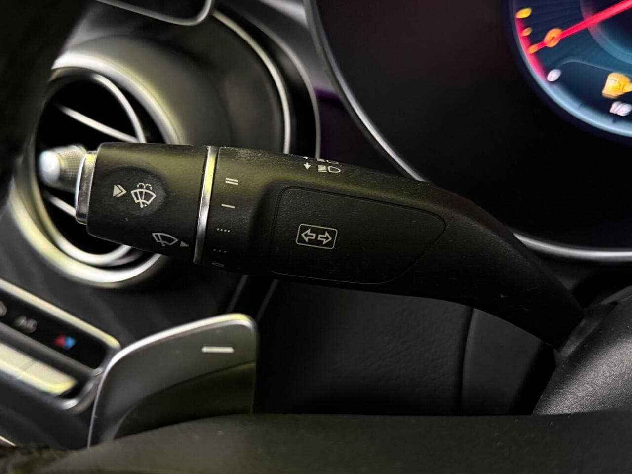 Mercedes-Benz C Class thumbnail Misc Controls