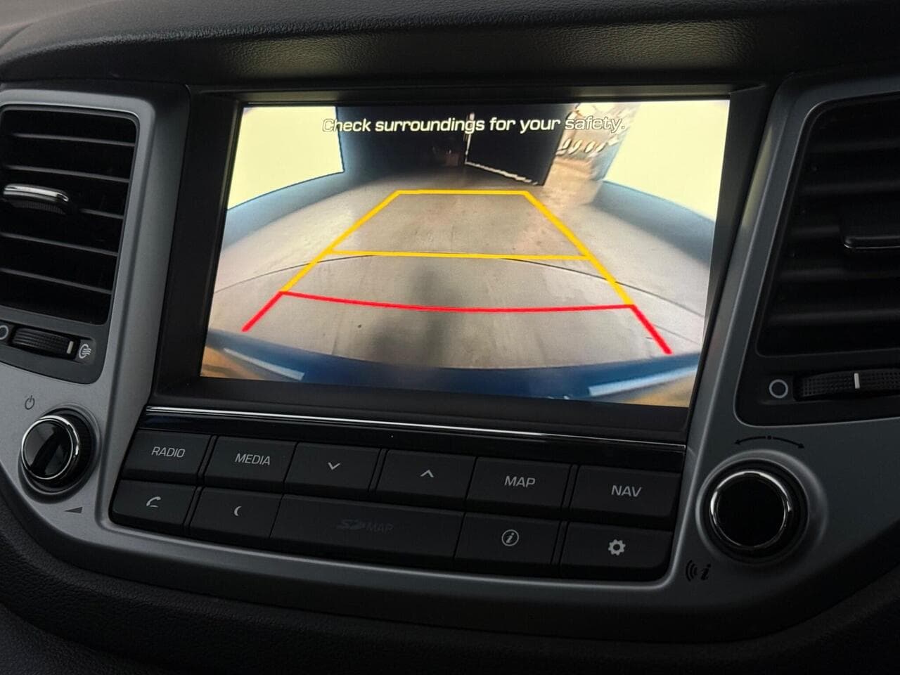 Hyundai TUCSON thumbnail Infotainment System
