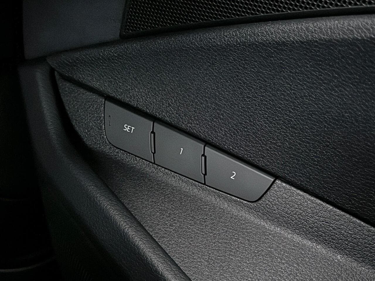 Audi e-tron thumbnail Misc Controls