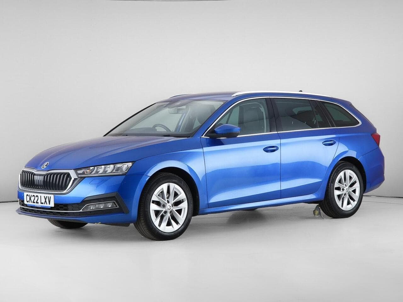Skoda Octavia thumbnail Front Left