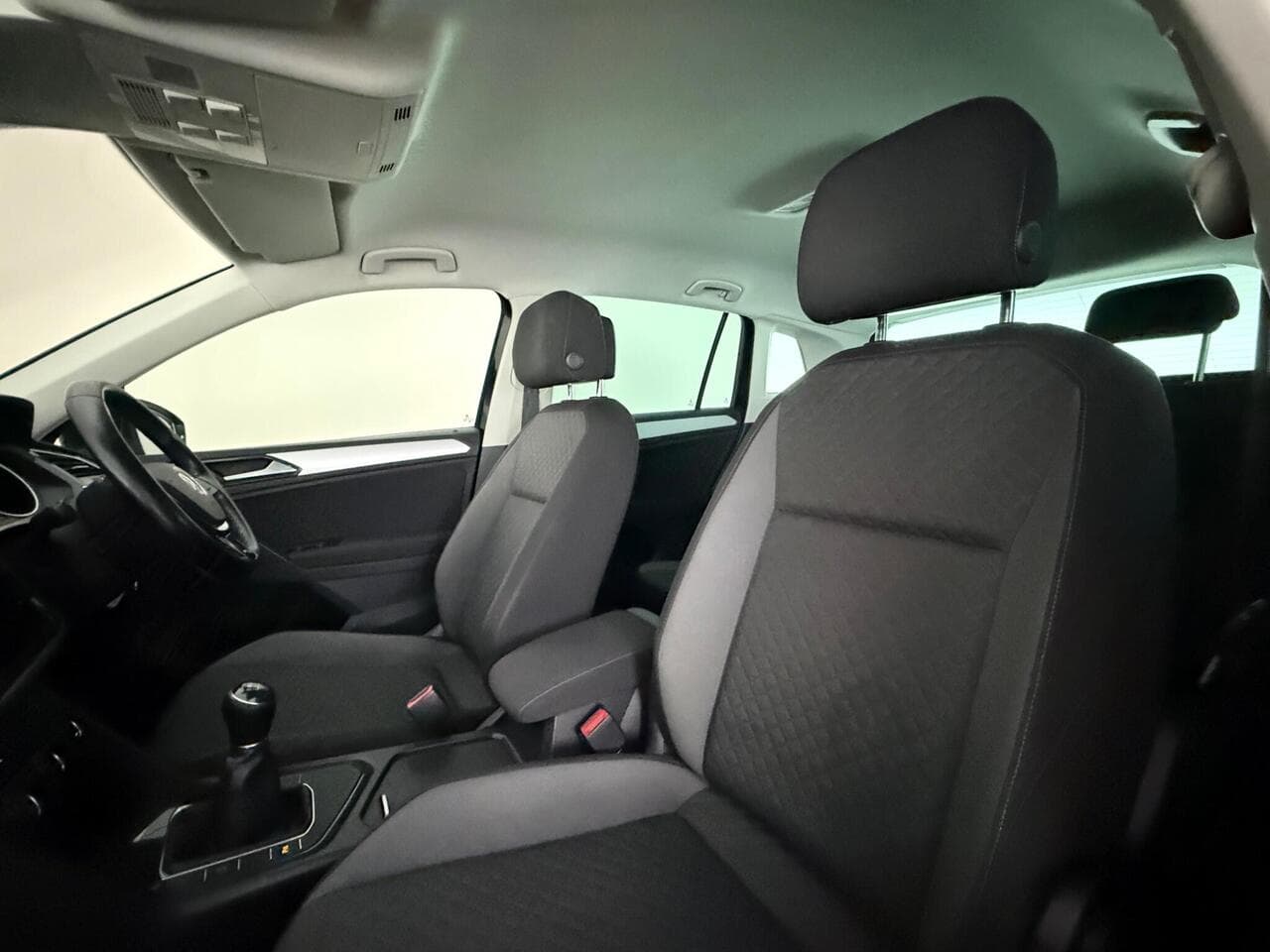 Volkswagen Tiguan thumbnail Seat Front Passenger