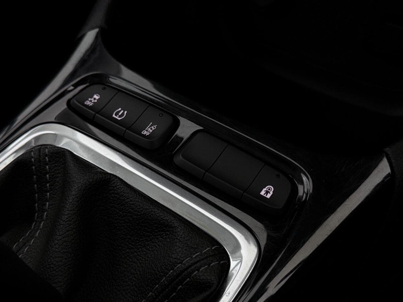 Vauxhall Crossland X thumbnail Misc Controls