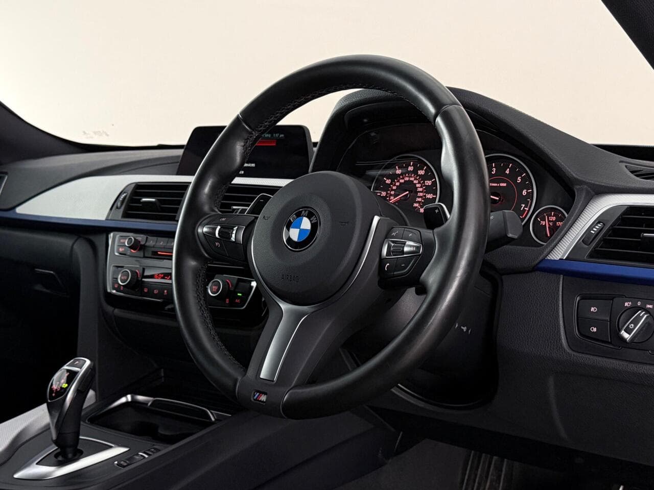 BMW 3 Series Gran Turismo thumbnail Steering Wheel