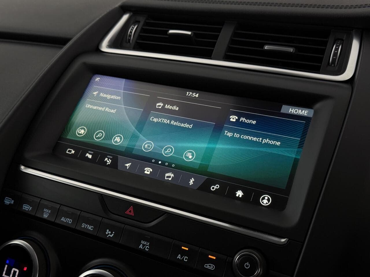 Jaguar E-PACE thumbnail Infotainment System