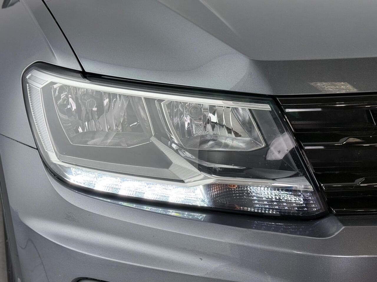 Volkswagen Tiguan Allspace thumbnail Lights Front
