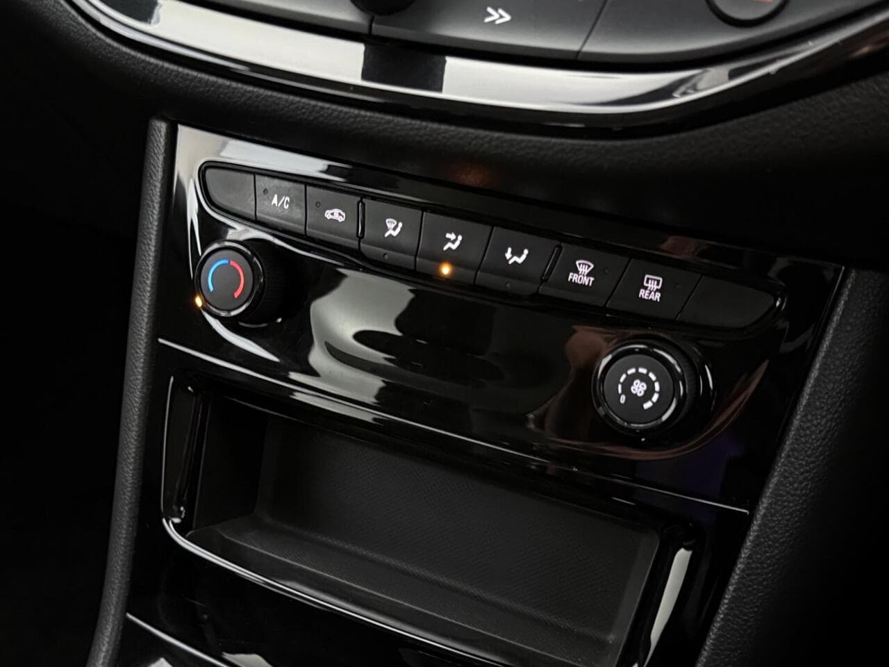Vauxhall Astra thumbnail Misc Controls