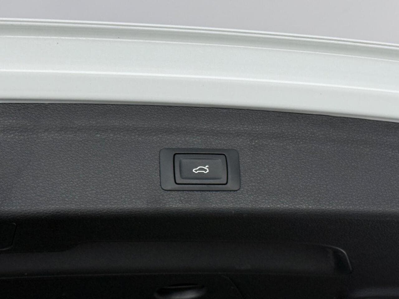 Audi Q3 thumbnail Misc Controls