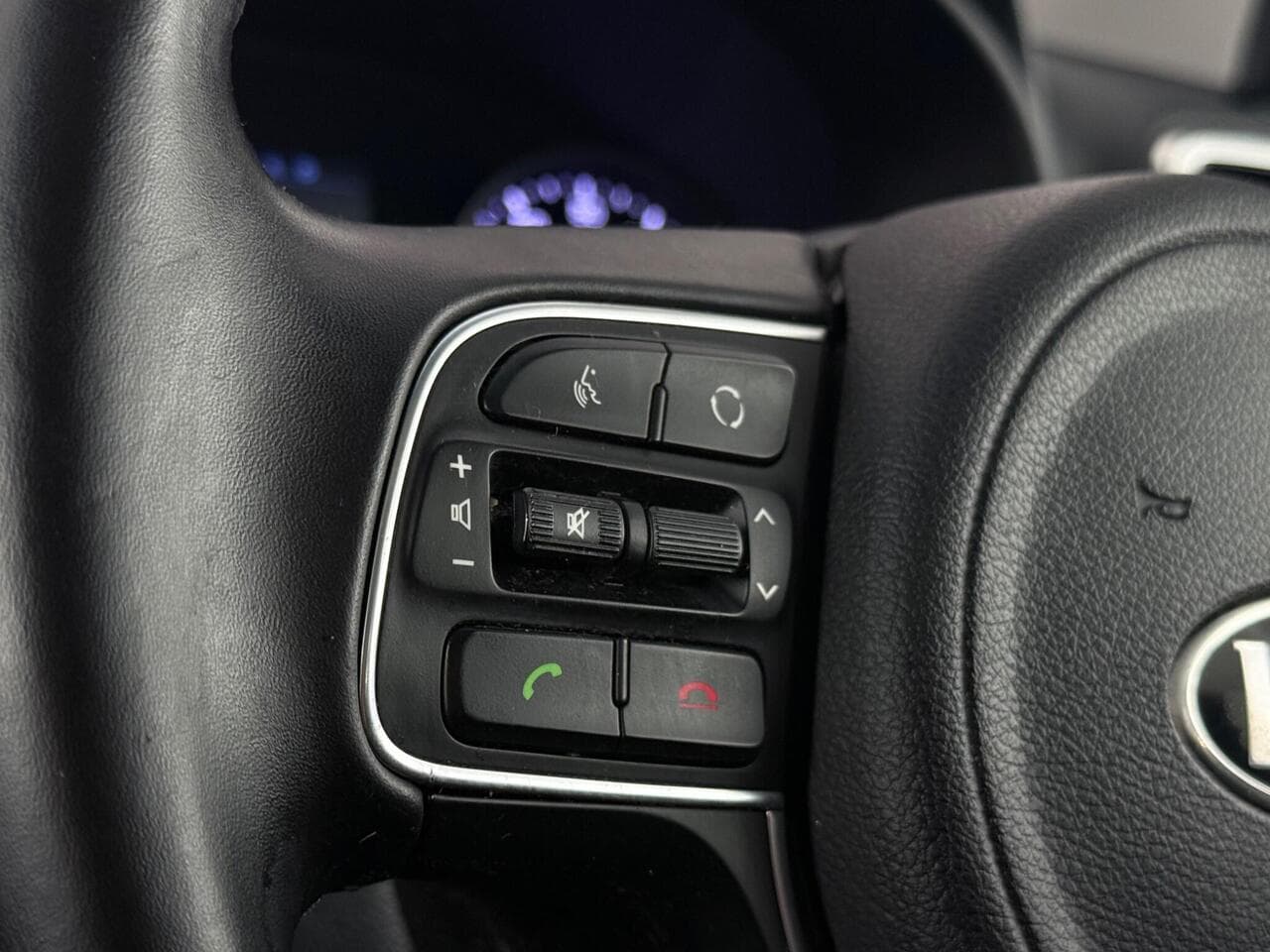 Kia Sportage thumbnail Misc Controls