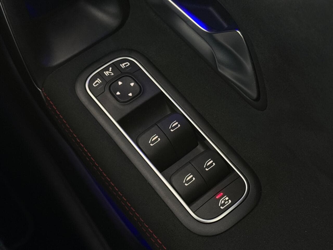 Mercedes-Benz CLA thumbnail Misc Controls