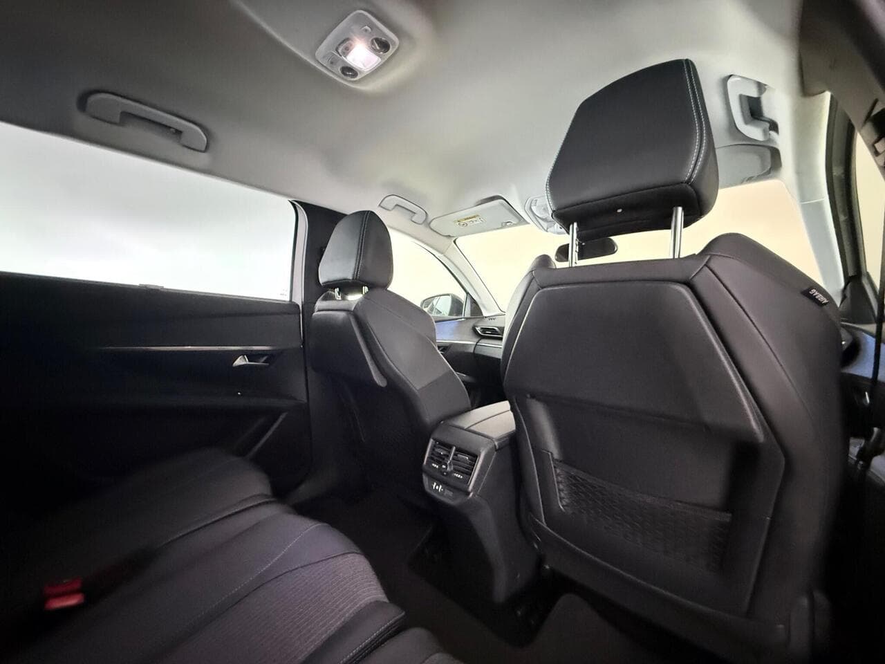 Peugeot 5008 thumbnail Seats Rear