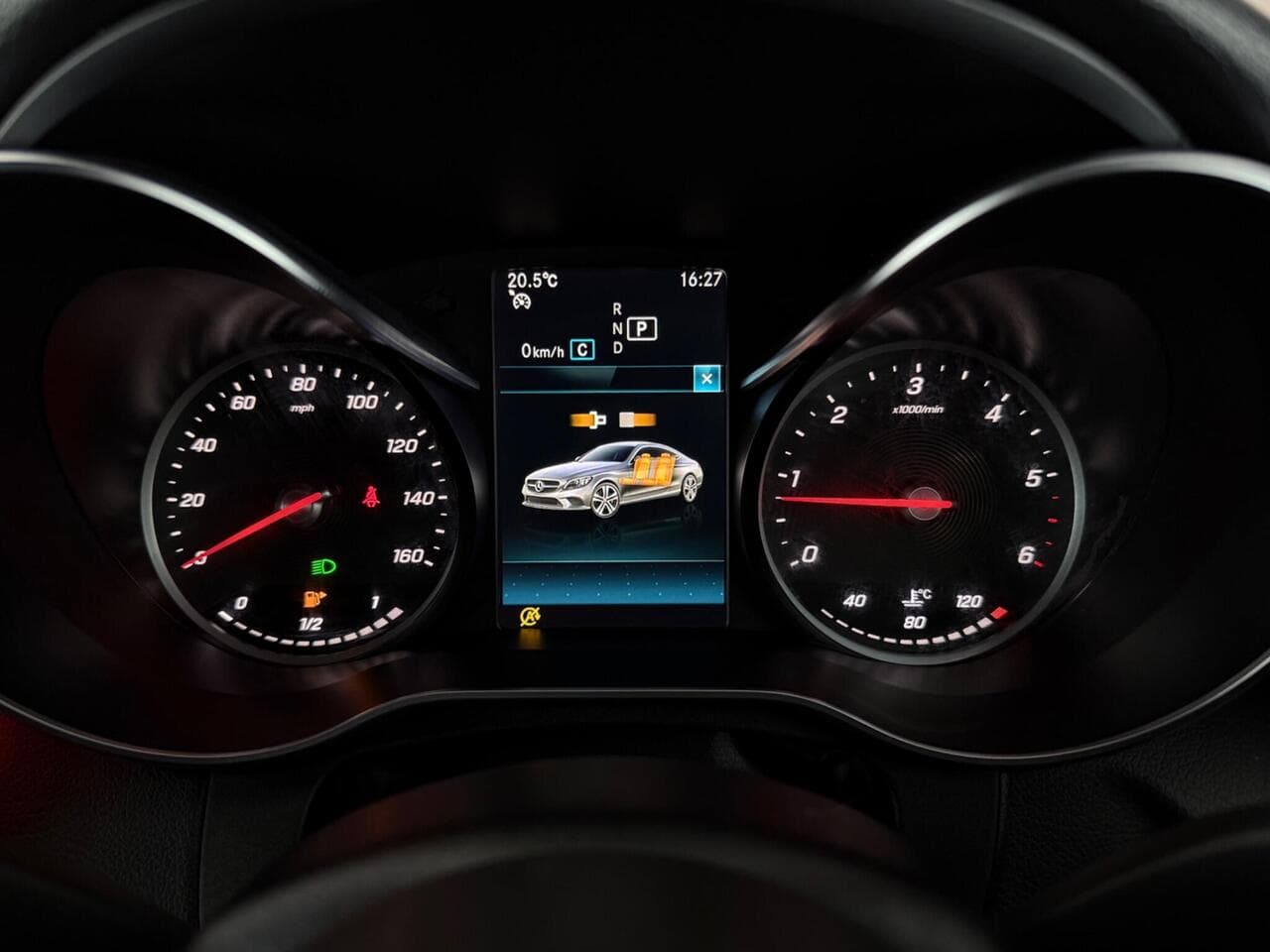 Mercedes-Benz C Class thumbnail Driver Instruments