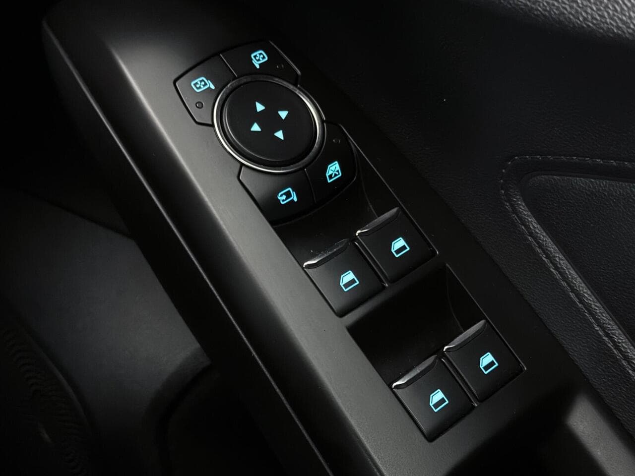Ford Focus thumbnail Misc Controls