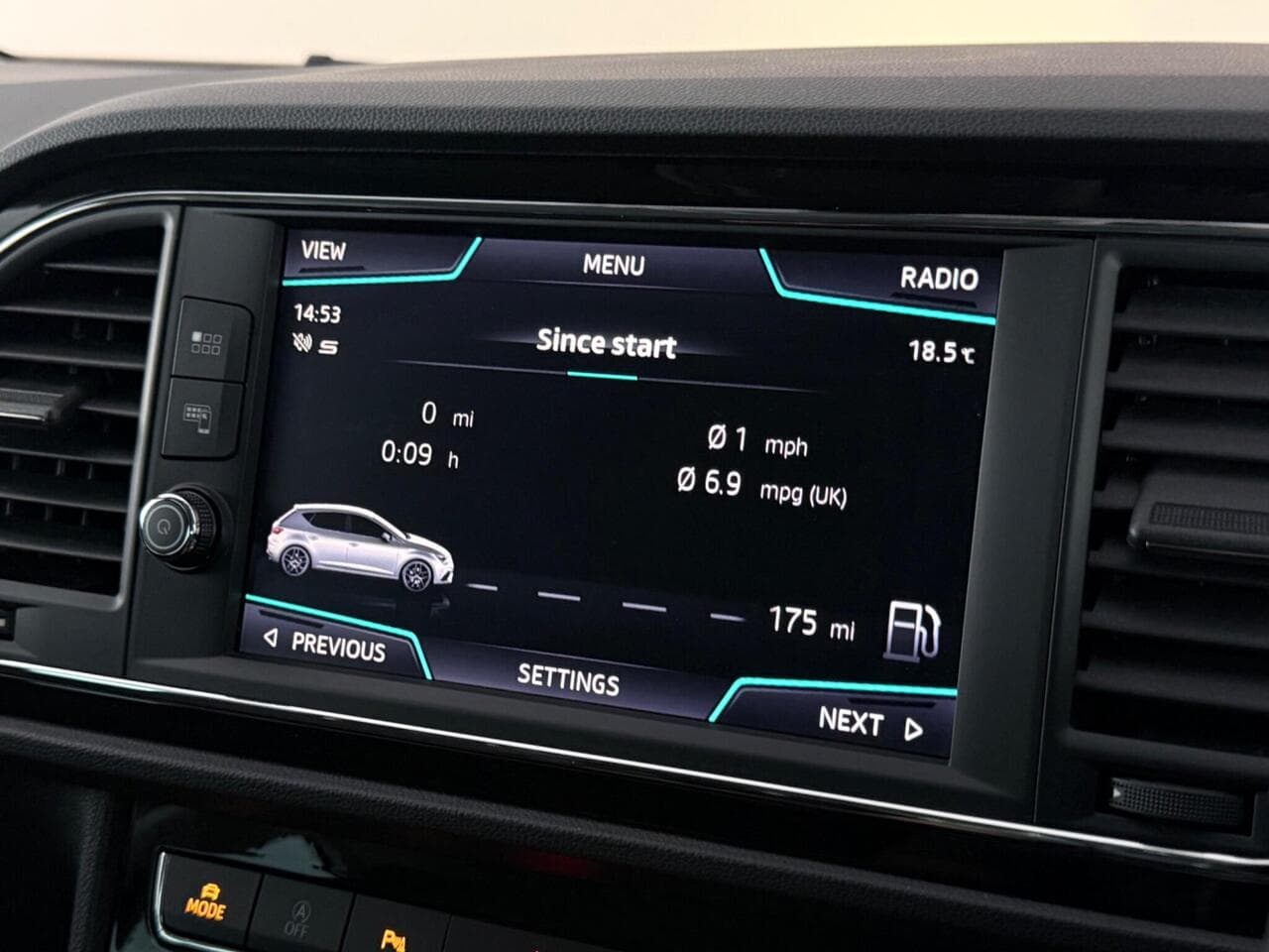 SEAT Leon thumbnail Infotainment System