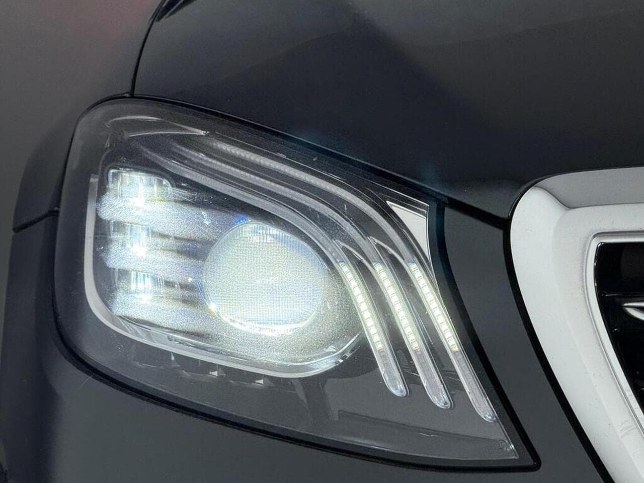 Mercedes-Benz S Class thumbnail Lights Front