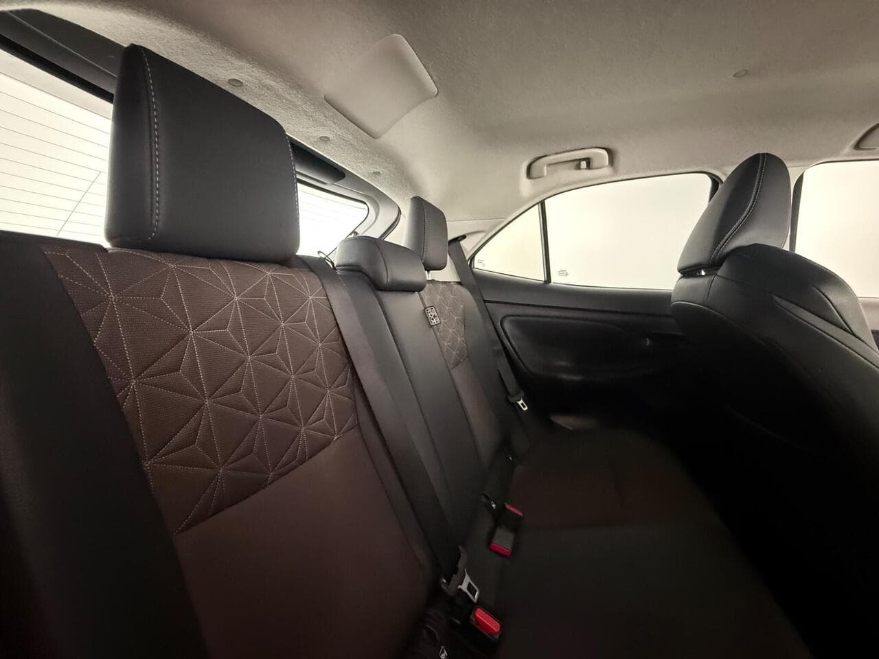 Toyota Yaris Cross thumbnail Seats Rear