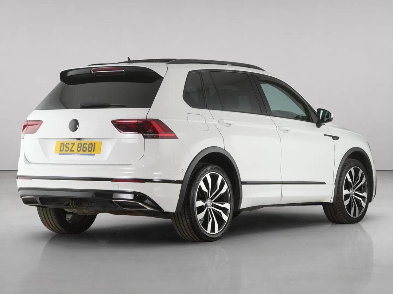 Volkswagen Tiguan thumbnail Rear Right