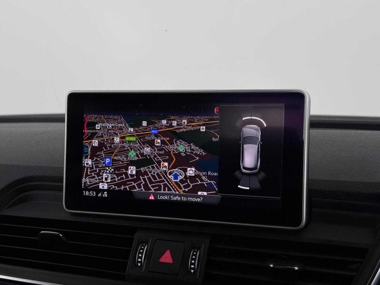 Audi Q5 thumbnail Infotainment System