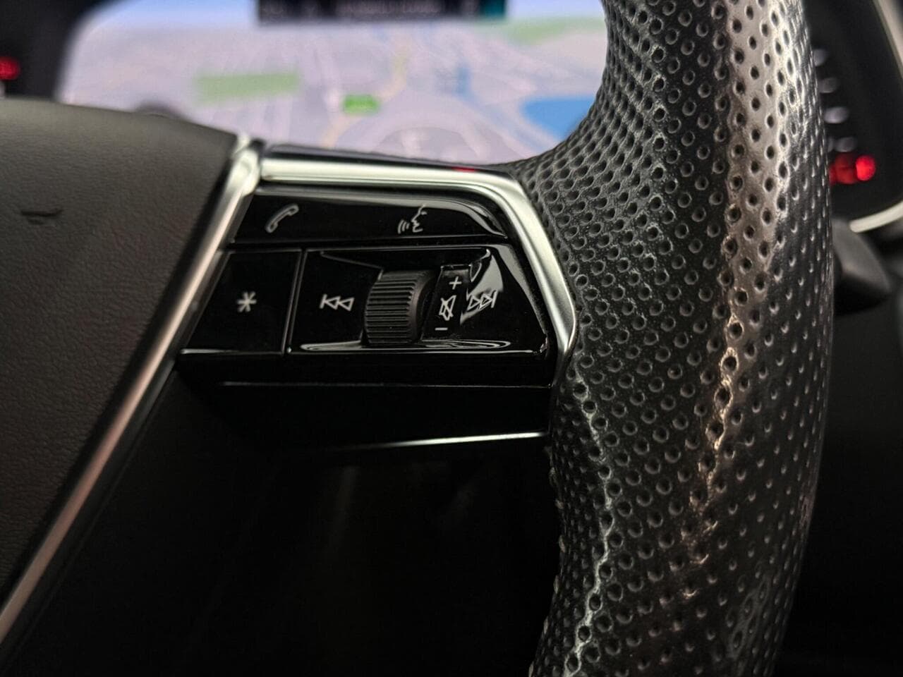 Audi A6 Saloon thumbnail Misc Controls