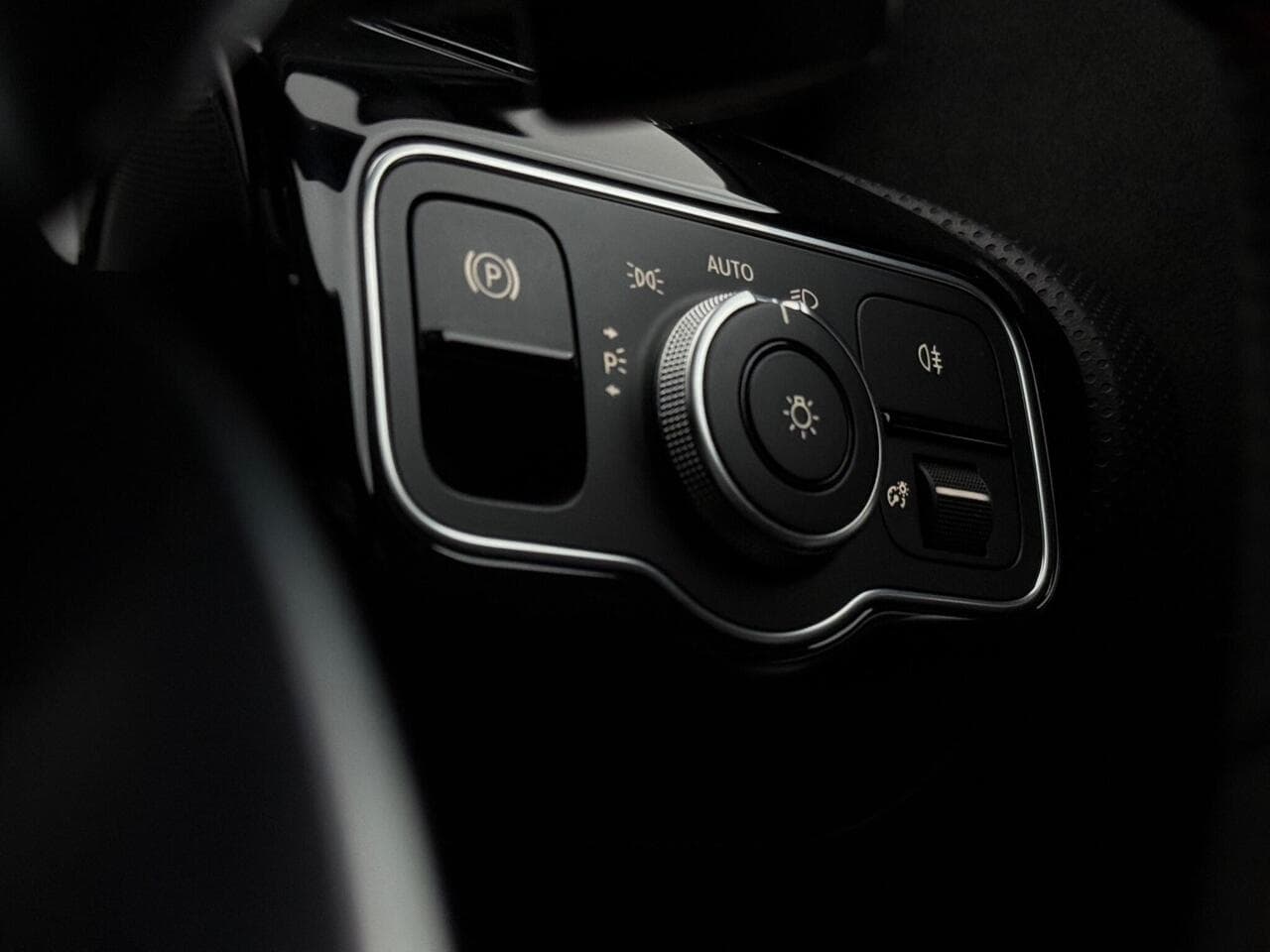 Mercedes-Benz A Class thumbnail Misc Controls