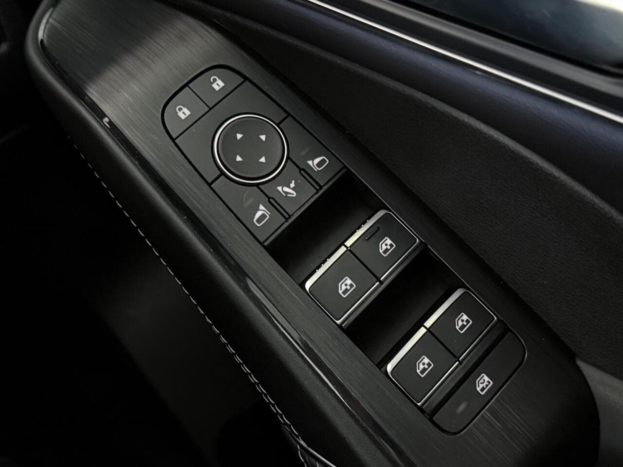Nissan Qashqai thumbnail Misc Controls
