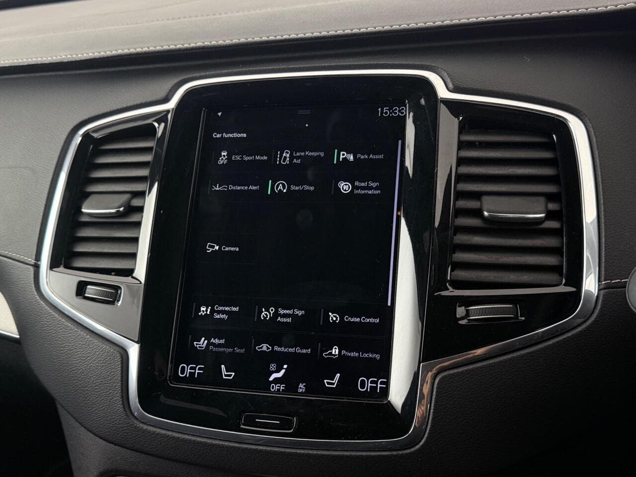 Volvo XC90 thumbnail Infotainment System