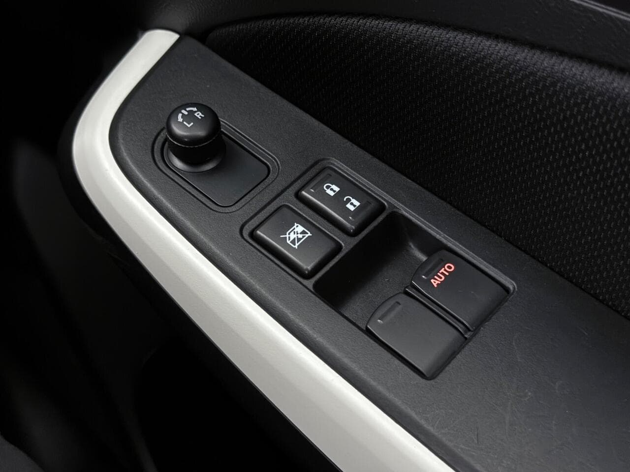 Suzuki Swift thumbnail Misc Controls